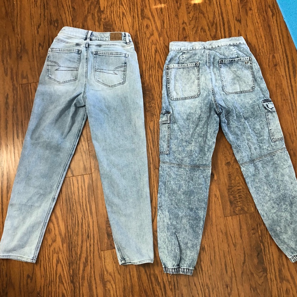 2 American eagle size 2 jeans